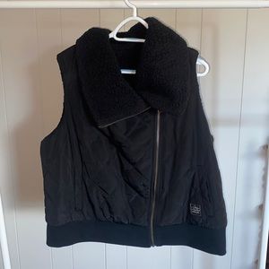 Harley-Davidson Women’s Reversible Sherpa Fleece Vest Part Number 97422-20VW